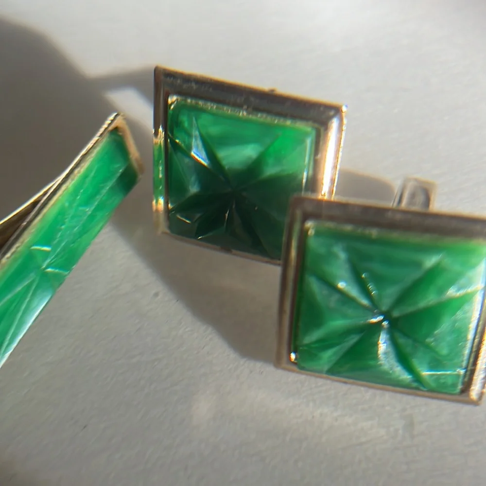 Vintage Jade Glass Toggle Cuff Links & Tie Bar